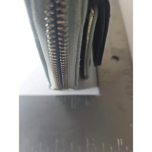 Steve Madden Zip Around Wallet Clutch Mint Green & Black w/ Outside Pocket - Picture 14 of 14